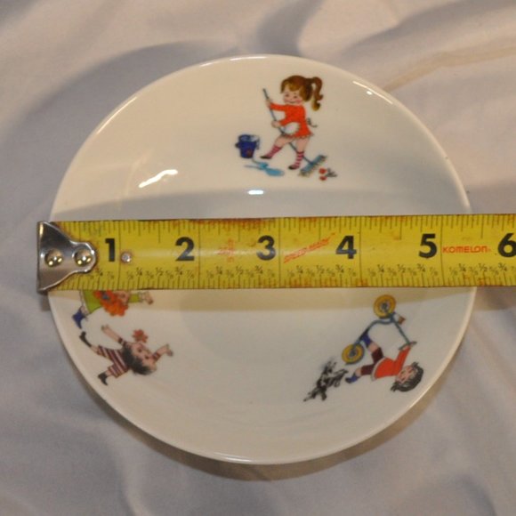 10 oz vintage Sarah Kay children playing bowl dish (383w) - Picture 5 of 7